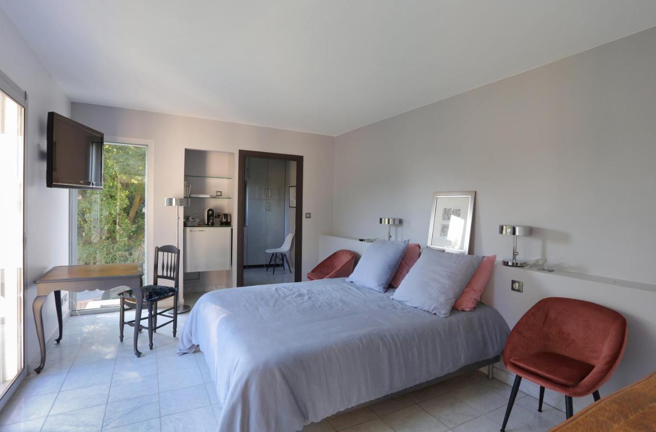 Chambres En Vue - Chambres D'Hotes La Tour-en-Jarez Ngoại thất bức ảnh